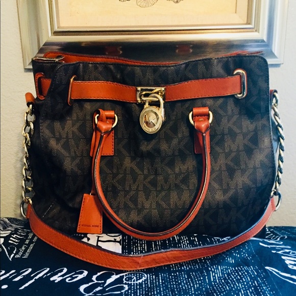 Michael Kors Handbags - TRADE  4 @ onlyunholy LARGE HAMILTON TOTE W/ LOCK